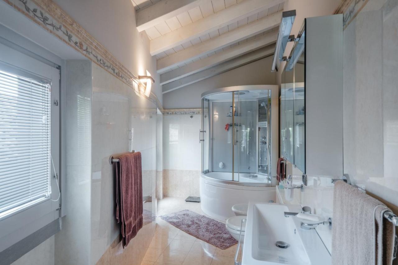 Casa Dana Appartement Sale Marasino Buitenkant foto